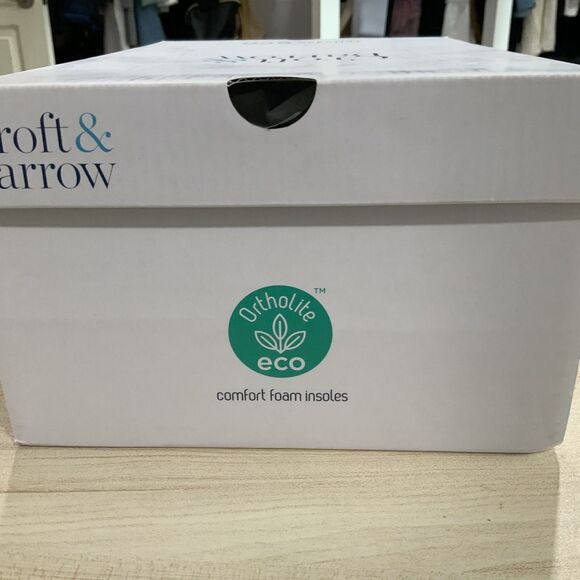 New in Box!! Black Faux Leather Ankle Boots w/Heel Size 10 By Croft & Barrow - Picture 10 of 10